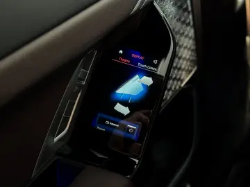 BMW M760e xDrive 571CP