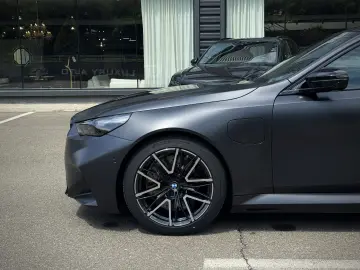 BMW M5 xDrive 727CP