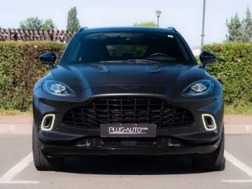 ASTON MARTIN DBX 4.0 V8_MagnoBlack
