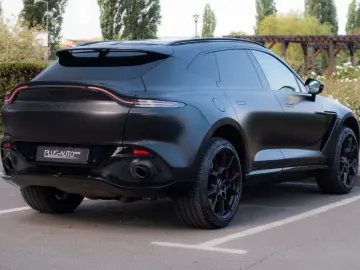 ASTON MARTIN DBX 4.0 V8_MagnoBlack