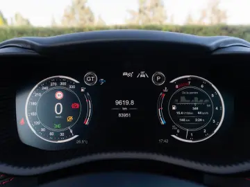 ASTON MARTIN DBX 4.0 V8_MagnoBlack