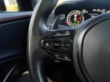 ASTON MARTIN DBX 4.0 V8_MagnoBlack