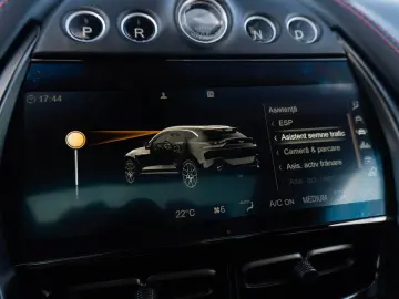 ASTON MARTIN DBX 4.0 V8_MagnoBlack