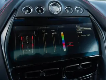 ASTON MARTIN DBX 4.0 V8_MagnoBlack