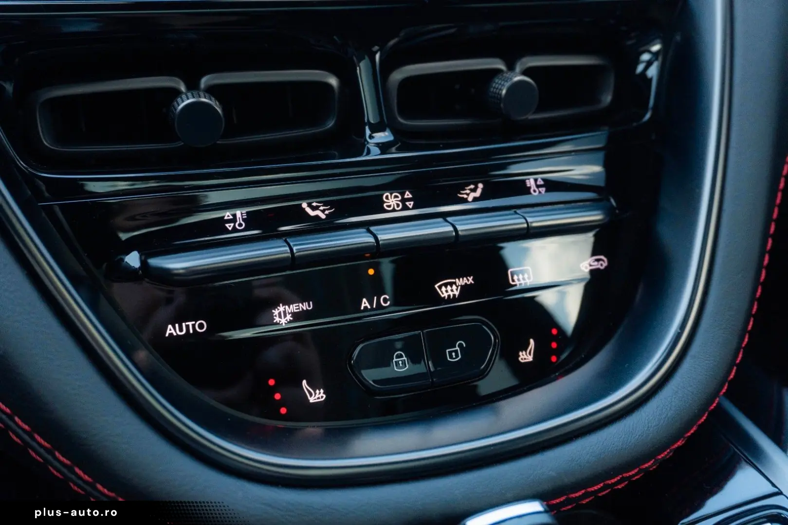 ASTON MARTIN DBX 4.0 V8_MagnoBlack
