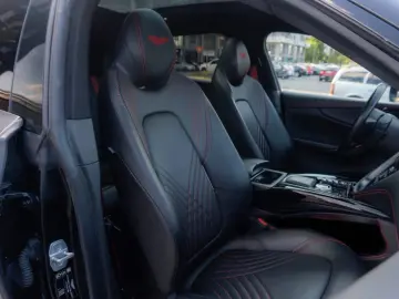 ASTON MARTIN DBX 4.0 V8_MagnoBlack