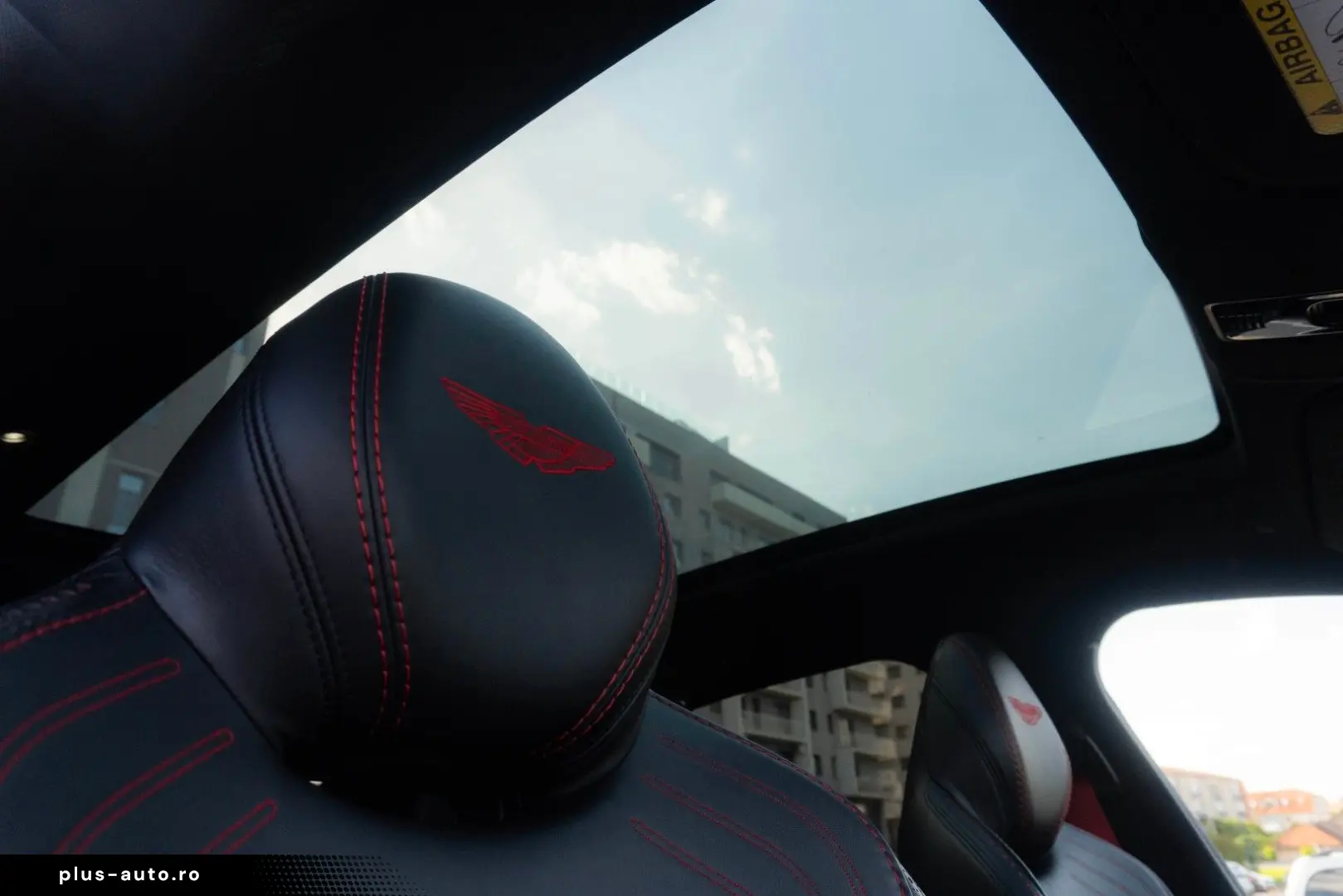 ASTON MARTIN DBX 4.0 V8_MagnoBlack