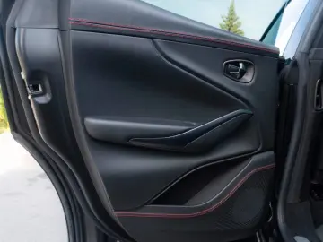 ASTON MARTIN DBX 4.0 V8_MagnoBlack