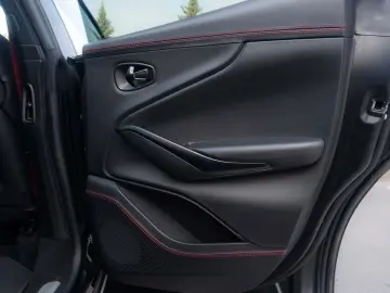 ASTON MARTIN DBX 4.0 V8_MagnoBlack