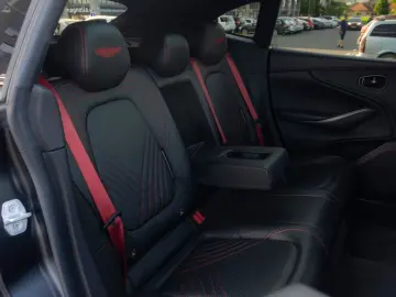 ASTON MARTIN DBX 4.0 V8_MagnoBlack