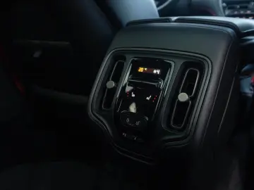 ASTON MARTIN DBX 4.0 V8_MagnoBlack