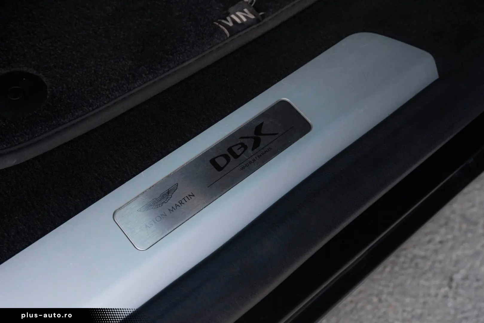 ASTON MARTIN DBX 4.0 V8_MagnoBlack