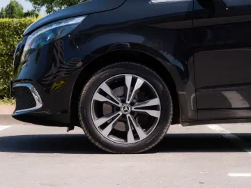 MERCEDES-BENZ V 250d AVANTGARDE 4MATIC lang