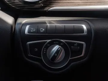 MERCEDES-BENZ V 250d AVANTGARDE 4MATIC lang