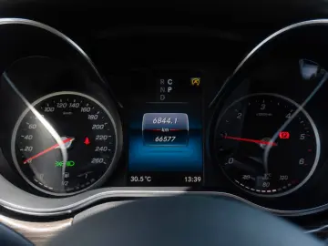 MERCEDES-BENZ V 250d AVANTGARDE 4MATIC lang