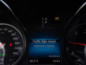 MERCEDES-BENZ V 250d AVANTGARDE 4MATIC lang