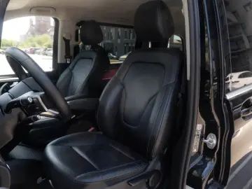 MERCEDES-BENZ V 250d AVANTGARDE 4MATIC lang