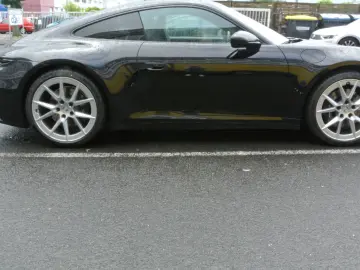 PORSCHE 992.2 coupe schw braun abgas 21  burmester acc