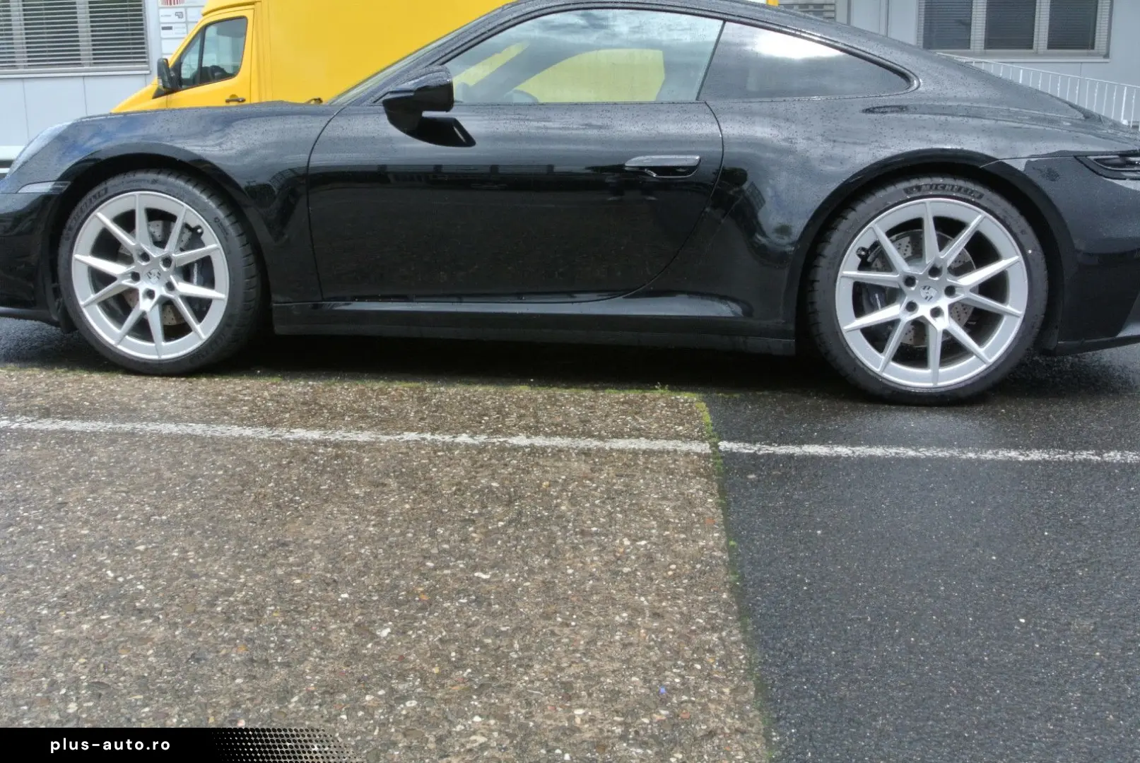 PORSCHE 992.2 coupe schw braun abgas 21  burmester acc
