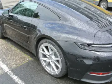 PORSCHE 992.2 coupe schw braun abgas 21  burmester acc