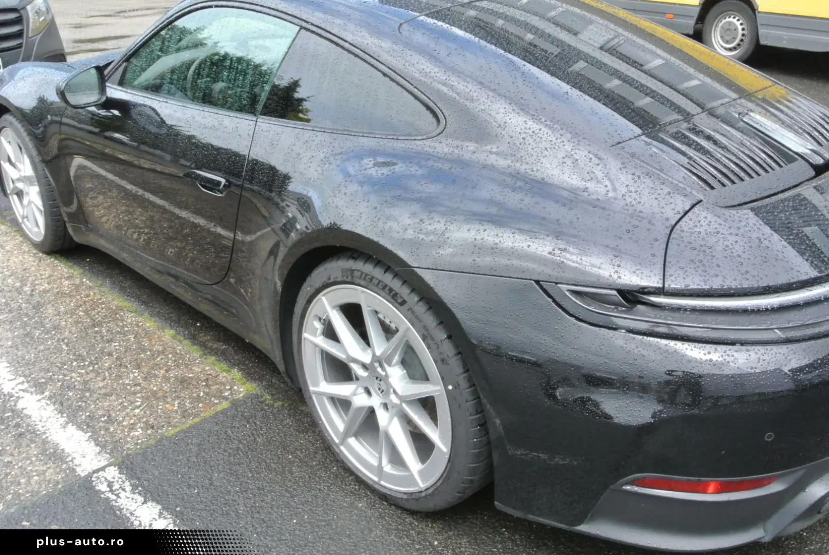 PORSCHE 992.2 coupe schw braun abgas 21  burmester acc