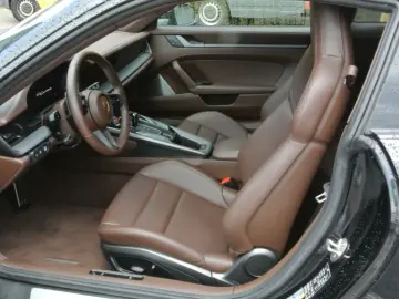 PORSCHE 992.2 coupe schw braun abgas 21  burmester acc
