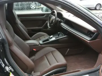 PORSCHE 992.2 coupe schw braun abgas 21  burmester acc