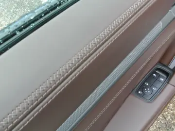 PORSCHE 992.2 coupe schw braun abgas 21  burmester acc