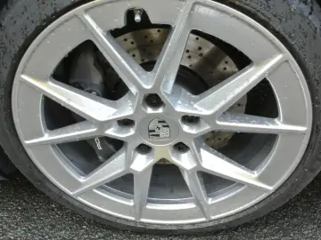 PORSCHE 992.2 coupe schw braun abgas 21  burmester acc