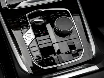 BMW X5 xDrive50e M SPORT AHK DA PA HiFi KOMFORTZG
