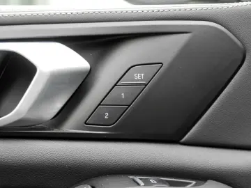 BMW X5 xDrive50e M SPORT AHK DA PA HiFi KOMFORTZG