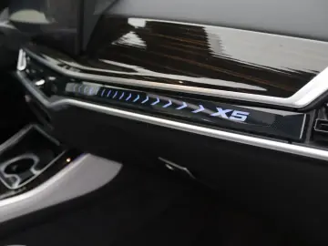 BMW X5 xDrive50e 490pk automatik M-Sport [ LUCHTVERI
