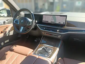 BMW X5 xDrive50e M SPORTPAKET PRO ICONIC GLOW 21 ALU