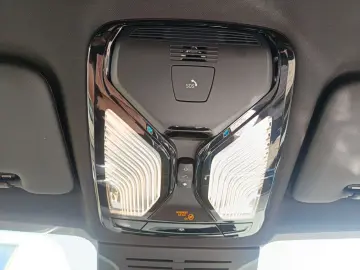 BMW X5 xDrive50e M SPORTPAKET PRO ICONIC GLOW 21 ALU