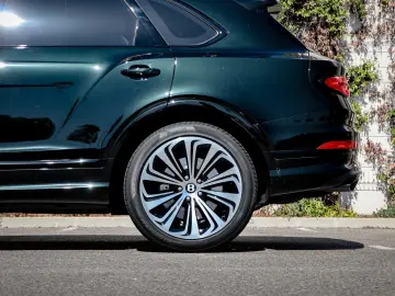 BENTLEY Bentayga Azure V8 4.0 550hp