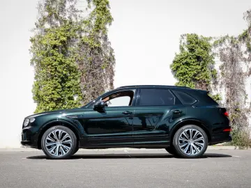BENTLEY Bentayga Azure V8 4.0 550hp