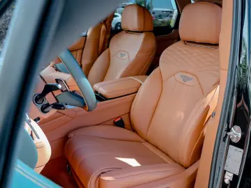 BENTLEY Bentayga Azure V8 4.0 550hp