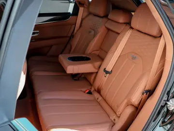 BENTLEY Bentayga Azure V8 4.0 550hp