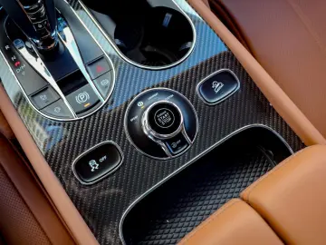 BENTLEY Bentayga Azure V8 4.0 550hp