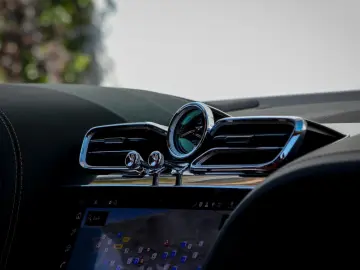 BENTLEY Bentayga Azure V8 4.0 550hp