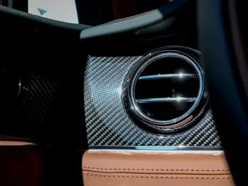BENTLEY Bentayga Azure V8 4.0 550hp