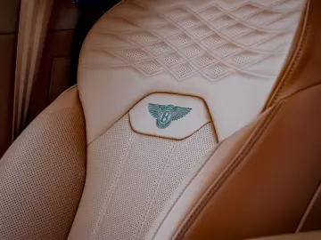 BENTLEY Bentayga Azure V8 4.0 550hp