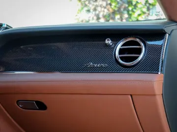 BENTLEY Bentayga Azure V8 4.0 550hp