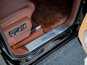 BENTLEY Bentayga Azure V8 4.0 550hp