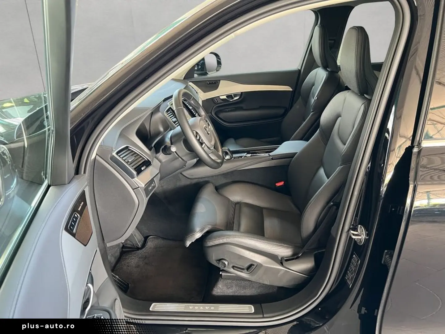 VOLVO XC90 T8 AWD Plug-in Hybrid Plus-Bright 360  Head