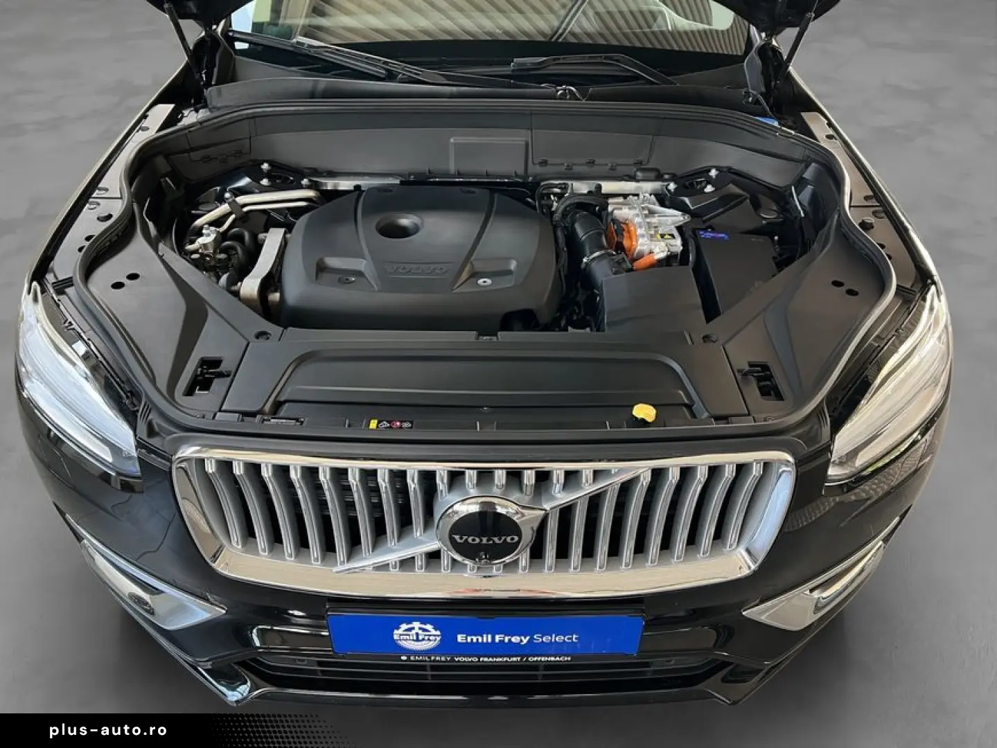 VOLVO XC90 T8 AWD Plug-in Hybrid Plus-Bright 360  Head