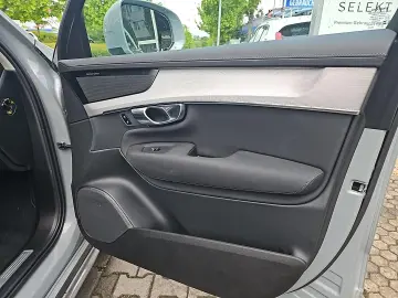 VOLVO XC90 T8 AWD Core  360 Grad Kamera