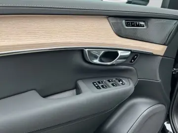 VOLVO XC90 B5 B AWD Plus Bright