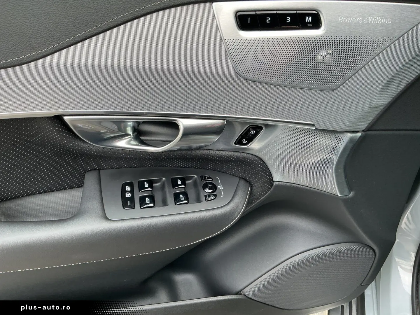 VOLVO XC90 B&W Soundsystem HUD