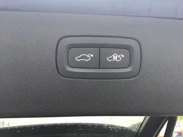 VOLVO XC90 Plus Dark Recharge Plug-In Hybrid AWD 7-Sit